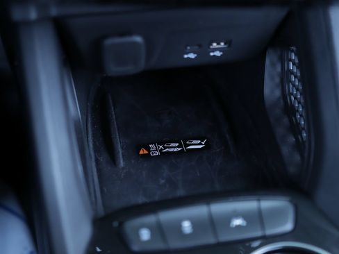 Used 2025 Chevrolet TrailBlazer LT w/ Convenience Package FWD image 17