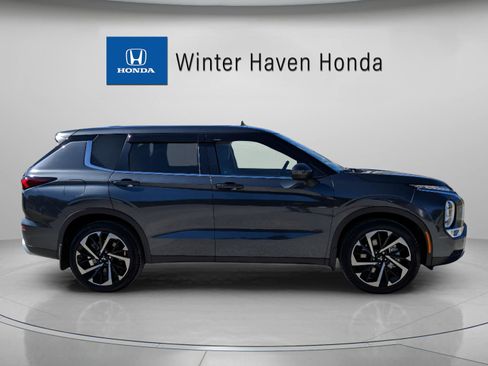 Used 2024 Mitsubishi Outlander SE image 9