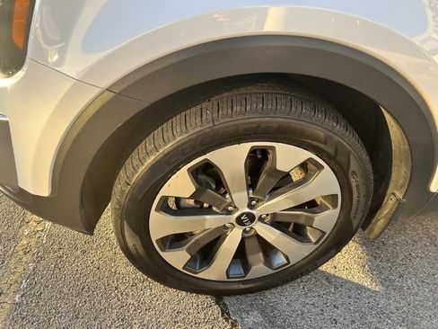 Used 2021 Kia Telluride EX w/ EX Premium Package image 10