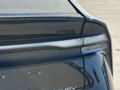 Used 2025 Toyota Prius XSE image 12