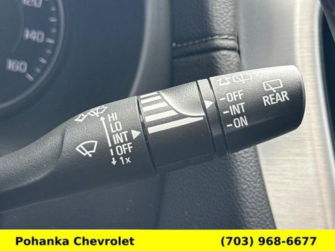 Used 2024 GMC Terrain SLT w/ Elevation Edition FWD image 10