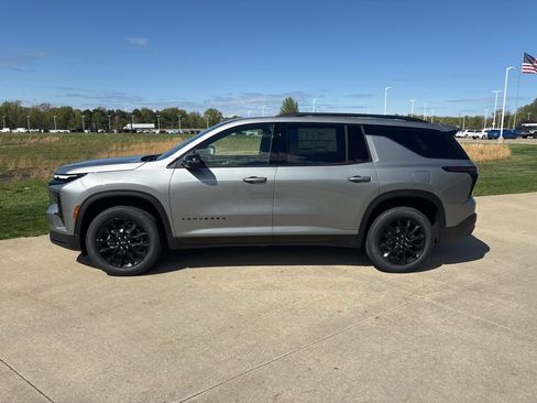 New 2026 Chevrolet Traverse LT w/ Midnight/Sport Edition FWD image 6
