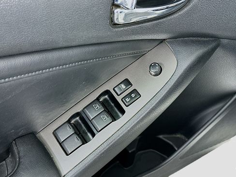Used 2008 Nissan Altima 3.5 SL w/ Technology Pkg FWD image 15