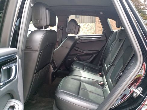 Used 2021 Porsche Macan image 17