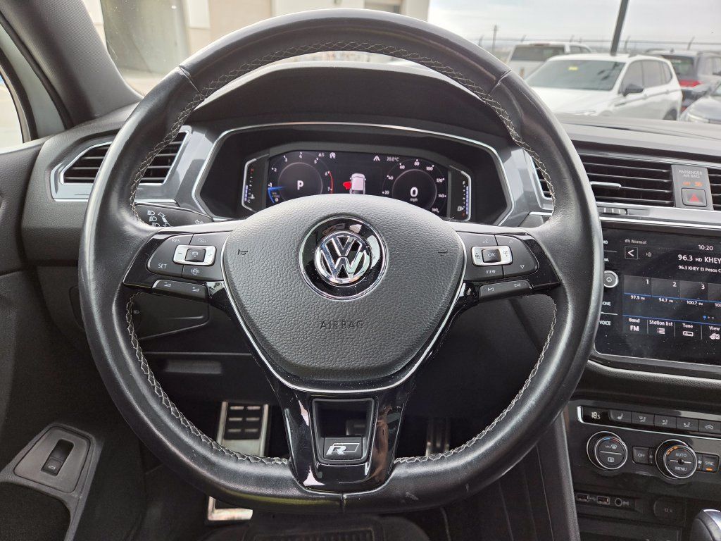 Used 2019 Volkswagen Tiguan SEL R-Line AWD/4WD image 16
