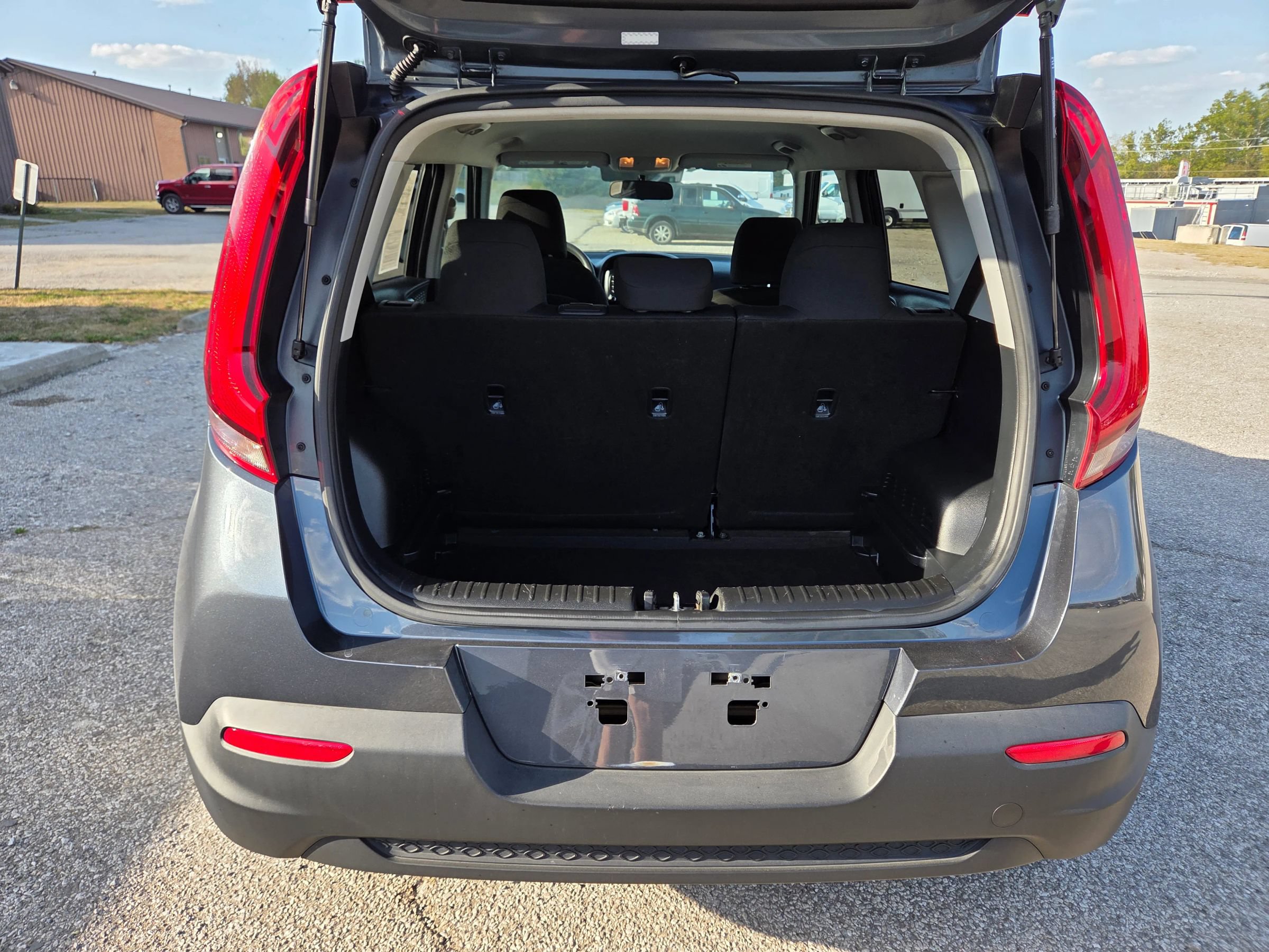 Used 2020 Kia Soul LX FWD image 16