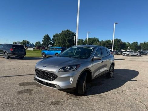 Used 2022 Ford Escape SEL w/ Technology Package FWD image 7