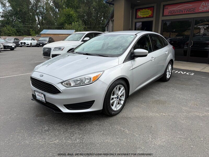 Used 2018 Ford Focus SE FWD image 3