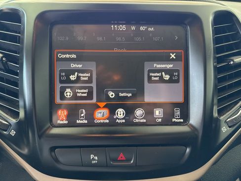 Used 2016 Jeep Cherokee Latitude w/ Safety/Convenience Group image 14