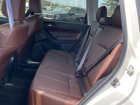 Used 2017 Subaru Forester 2.5i Touring AWD/4WD image 3