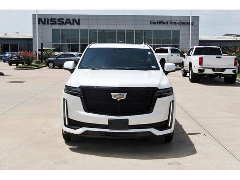 Used 2022 Cadillac Escalade Sport w/ Touring Package AWD/4WD image 8