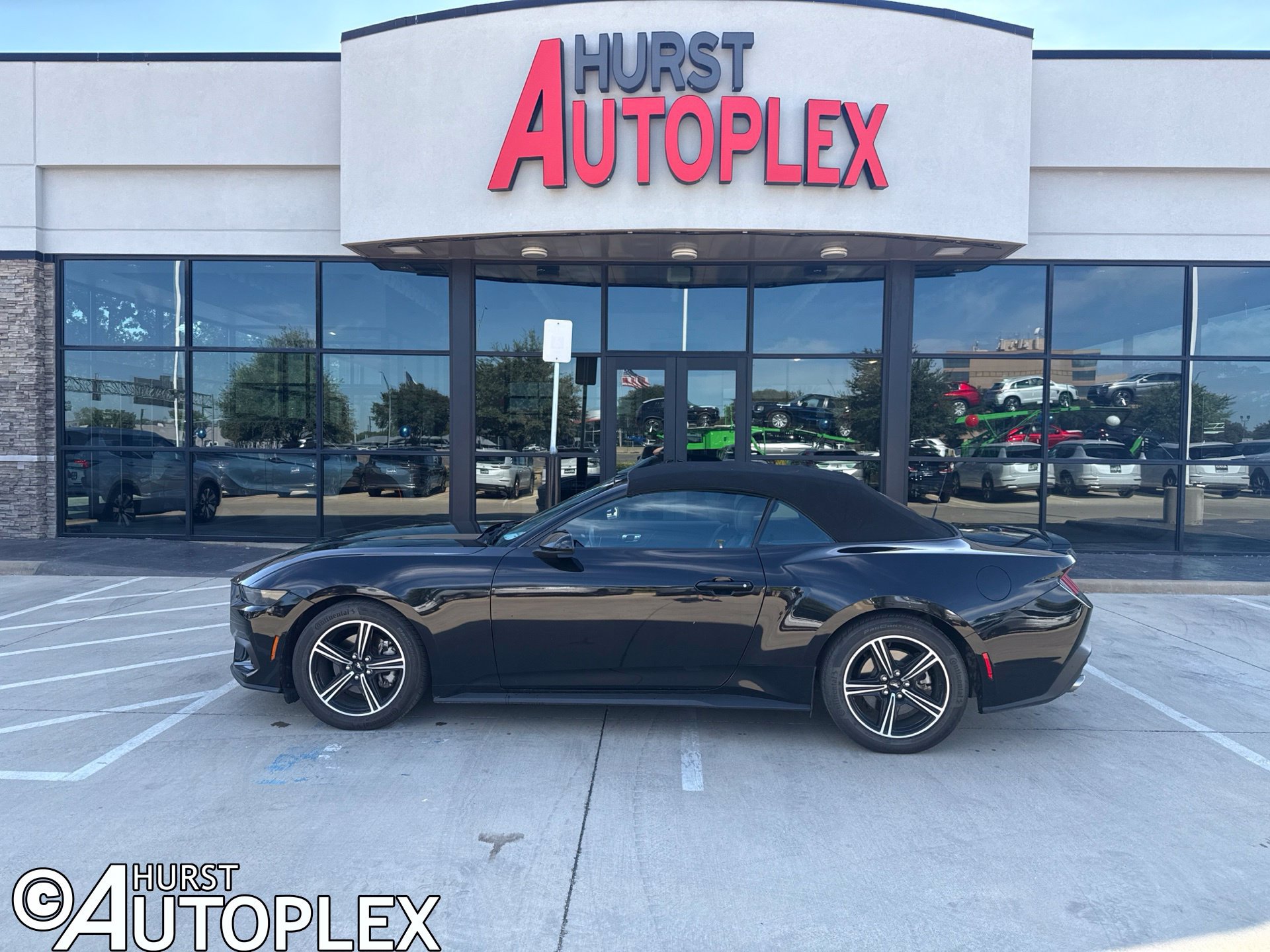 Used 2025 Ford Mustang Premium RWD image 1
