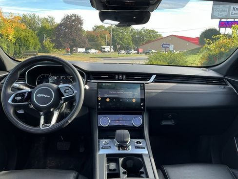 Used 2022 Jaguar F-PACE S image 28