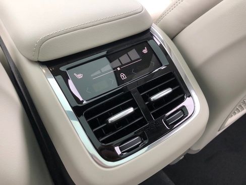 New 2026 Volvo XC60 B5 Ultra w/ Protection Package Premier image 35