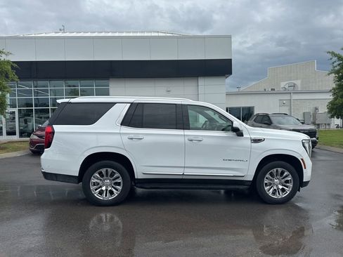 Used 2025 GMC Yukon Denali AWD/4WD image 8