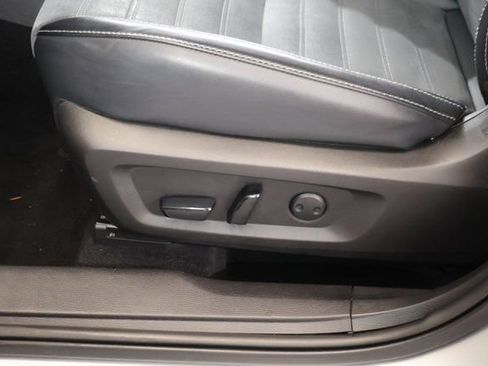 Used 2024 Mitsubishi Outlander SE AWD/4WD image 12