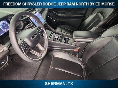 Used 2024 Jeep Grand Cherokee L Limited w/ Black Appearance Package RWD image 8