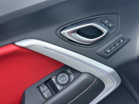 Used 2022 Chevrolet Camaro SS RWD image 15