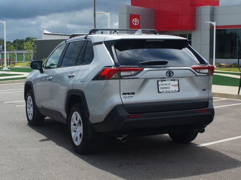 Used 2025 Toyota RAV4 LE FWD image 14