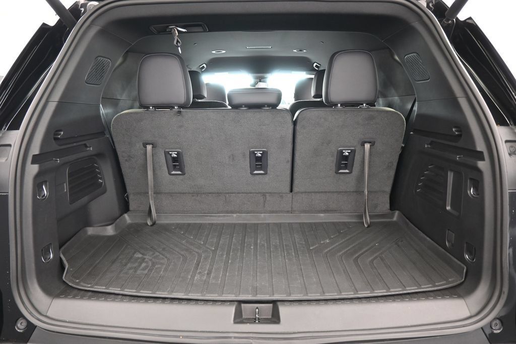 Used 2024 Chevrolet Traverse LT w/ Midnight/Sport Edition FWD image 40