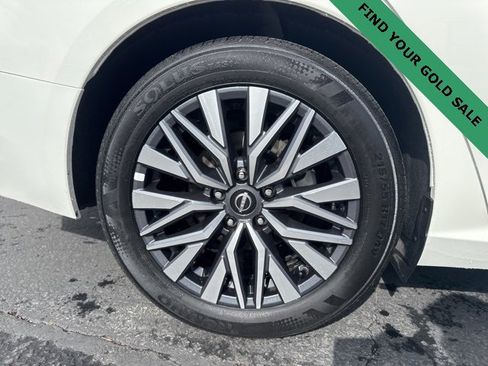 Used 2025 Nissan Altima 2.5 SV image 9