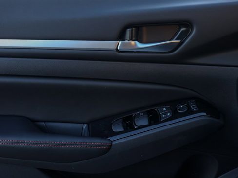 New 2025 Nissan Altima 2.5 SR image 23