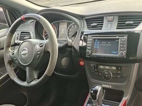 Used 2018 Nissan Sentra NISMO image 10