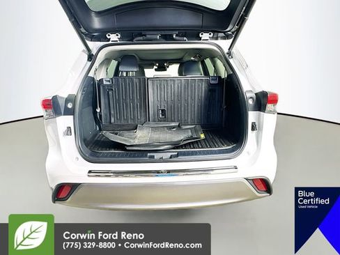 Used 2023 Toyota Highlander Platinum image 30