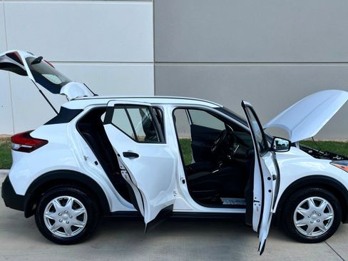 Used 2020 Nissan Kicks S FWD image 13