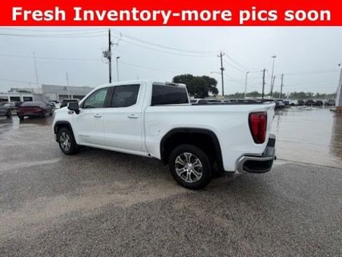 Used 2025 GMC Sierra 1500 SLT image 3