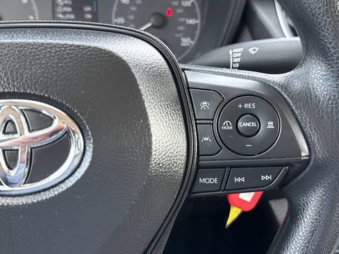 Used 2025 Toyota Corolla LE FWD image 15