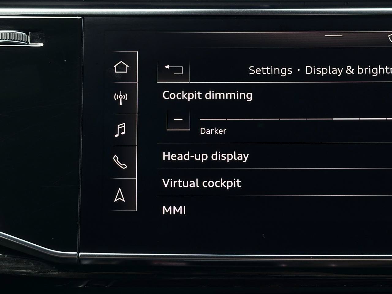 Used 2019 Audi Q8 Prestige w/ Luxury Package AWD/4WD image 7