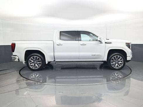Used 2022 GMC Sierra 1500 Denali w/ Denali Reserve Package AWD/4WD image 4