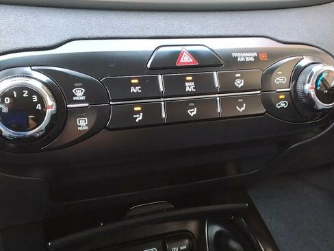Used 2019 Kia Sorento FWD image 22