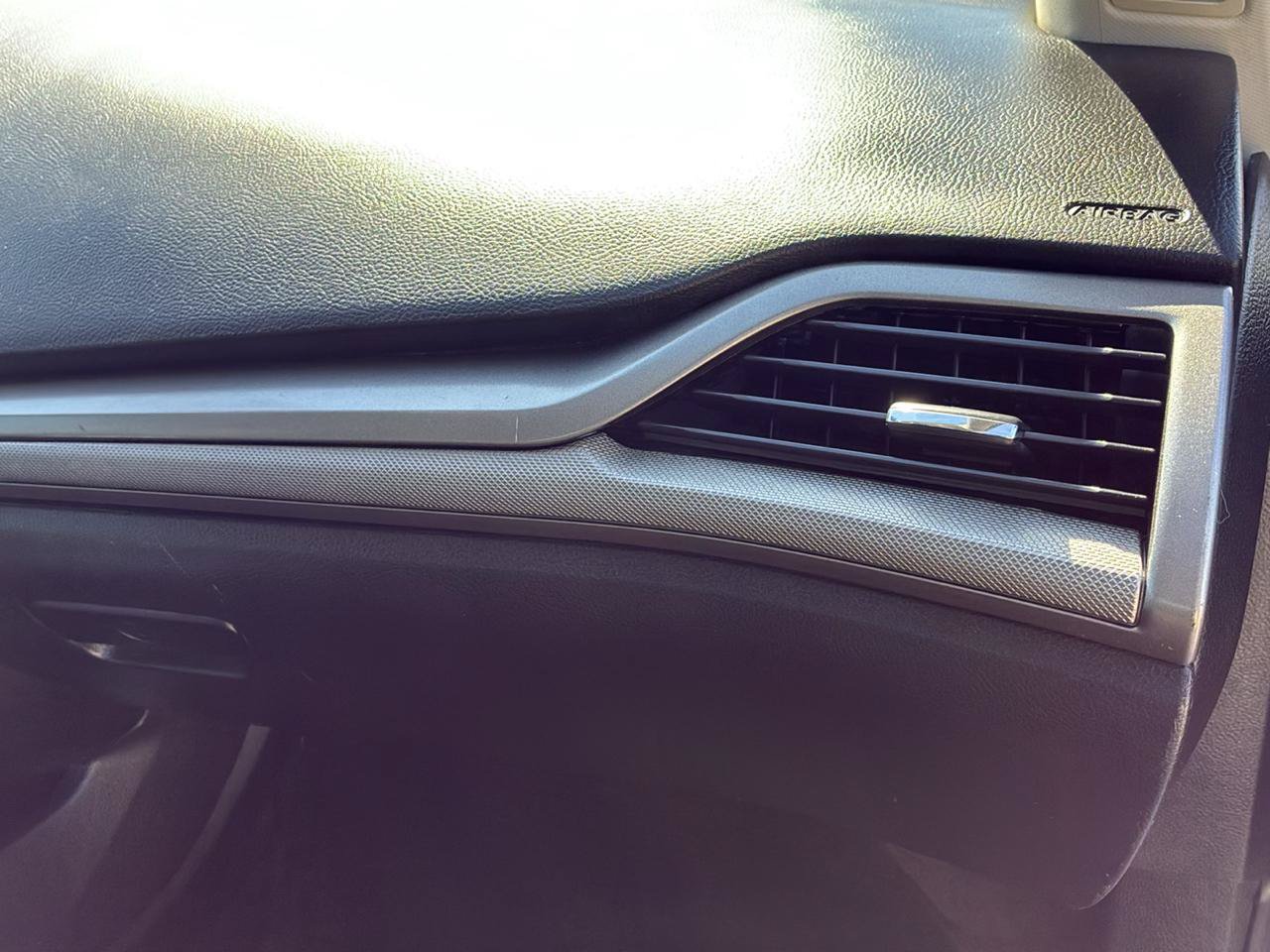 Used 2020 Ford Fusion SE FWD image 33
