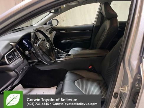 Used 2024 Toyota Camry SE image 9