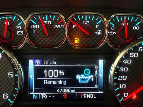 Used 2017 Chevrolet Silverado 1500 LT w/ Midnight Edition AWD/4WD image 18