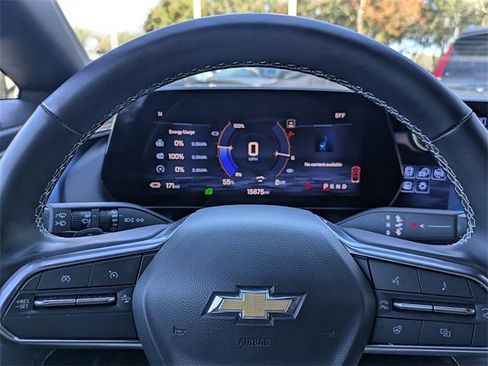 Used 2025 Chevrolet Equinox EV LT w/ Convenience Package image 30