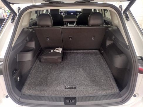 New 2026 Volkswagen Tiguan SE image 16