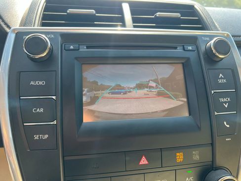 Used 2017 Toyota Camry LE image 16