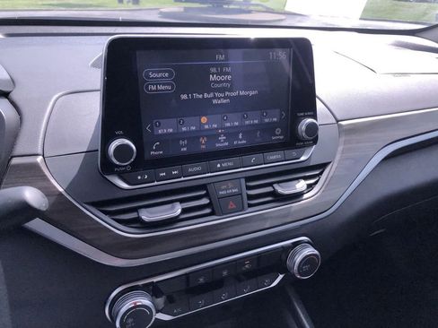 Used 2025 Nissan Altima 2.5 SV FWD image 20