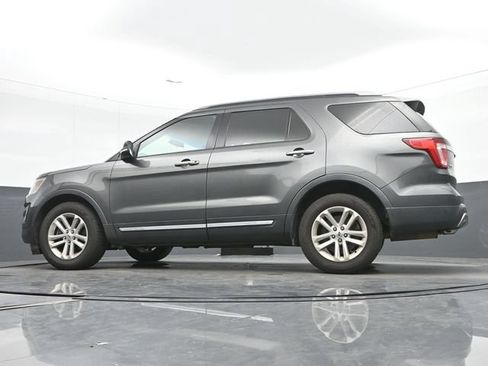 Used 2016 Ford Explorer XLT FWD image 15