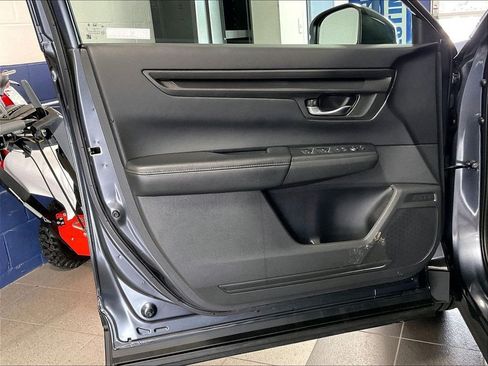 Used 2024 Honda CR-V LX image 9