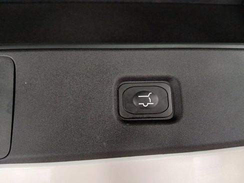 New 2025 Ford Expedition Active image 32