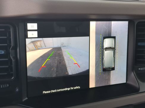 Used 2023 Ford Bronco Wildtrak image 29