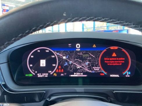 Used 2024 Porsche Cayenne Coupe image 21