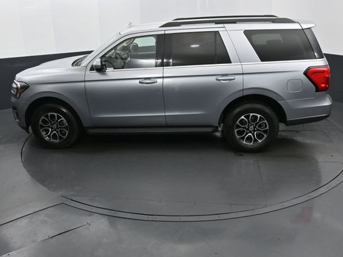 Used 2024 Ford Expedition XLT image 29