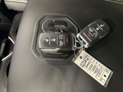 New 2026 RAM 2500 Laramie AWD/4WD image 21