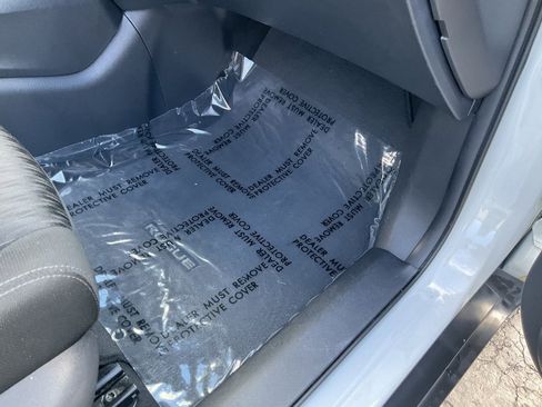 Used 2018 Nissan Rogue SV image 62