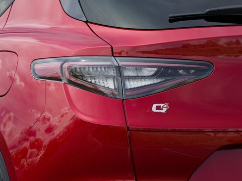 New 2025 Alfa Romeo Stelvio Sprint AWD/4WD image 9